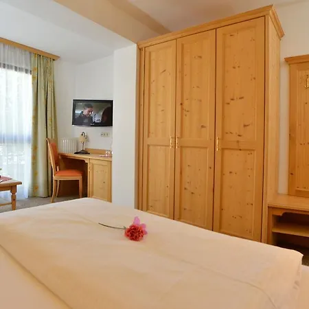 Hotel Diana Seefeld w Tirolu